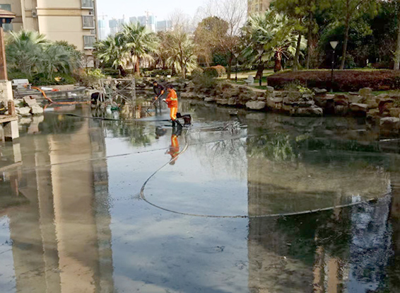 志仲镇景观池淤泥清理